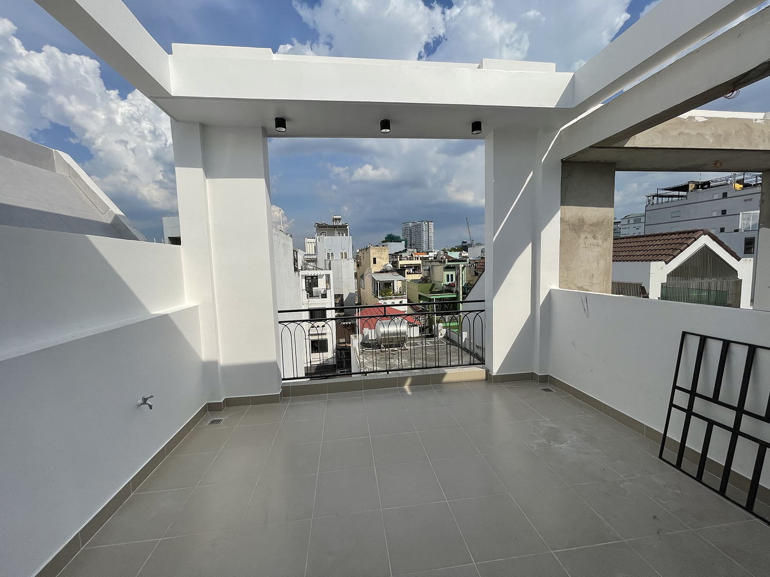Bán nhà Đường Nguyễn Trọng Tuyển, Quận Phú Nhuận Tuyệt phẩm 4 lầu t.kế Cổ Điển PARIS PHÁP, hẻm ôtô